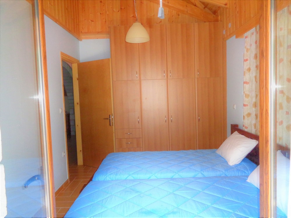 Family Apartment, 2 Bedrooms, Fireplace, Oceanfront