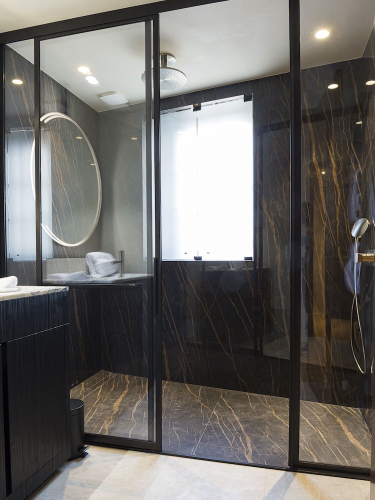 Traditional Suite