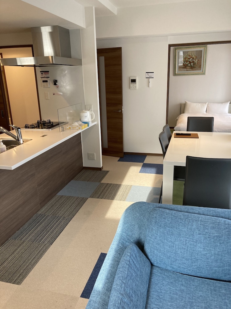 Standard Suite - Photo 16