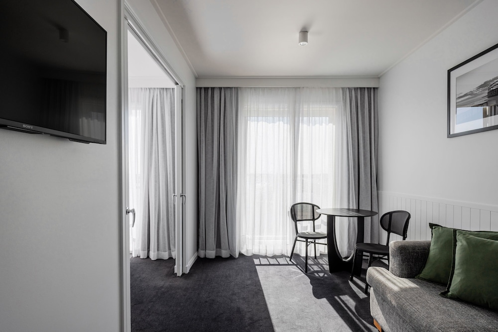 King Cityside Balcony Suite photo 2