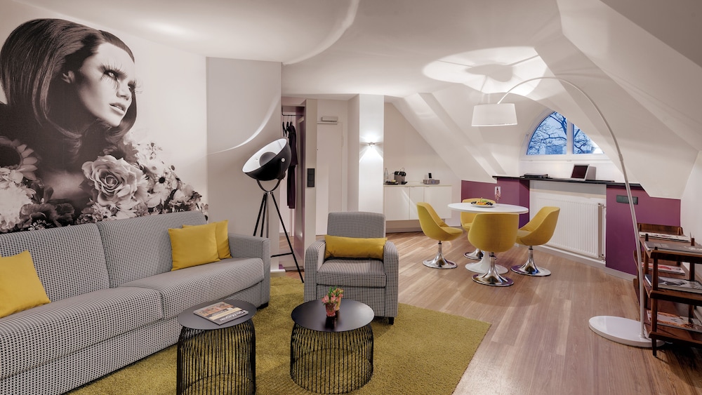 Suite, 1 Bedroom, City View - Photo 6
