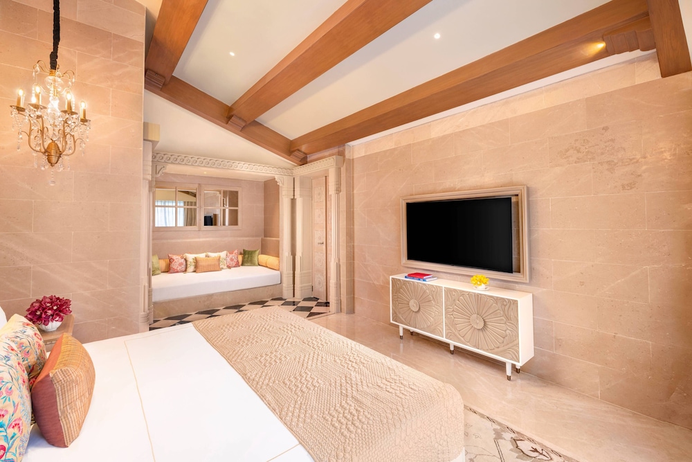 Luxury Villa (Pool & Garden) - Photo 4