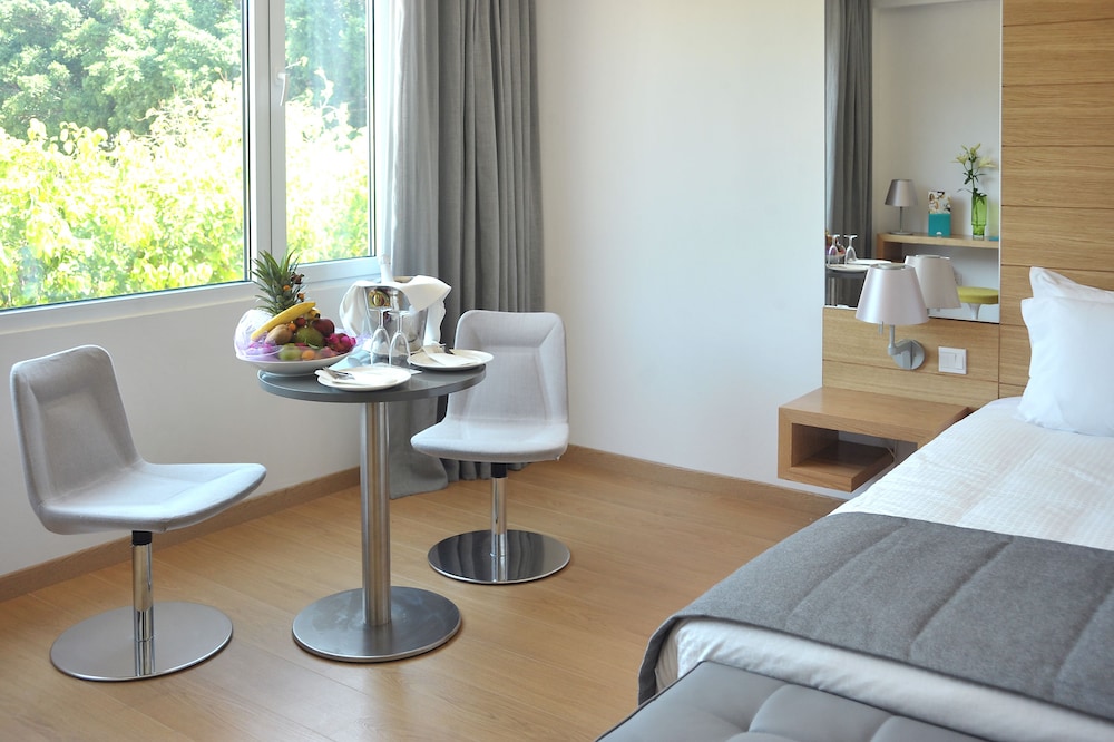 Honeymoon Suite - Photo 6