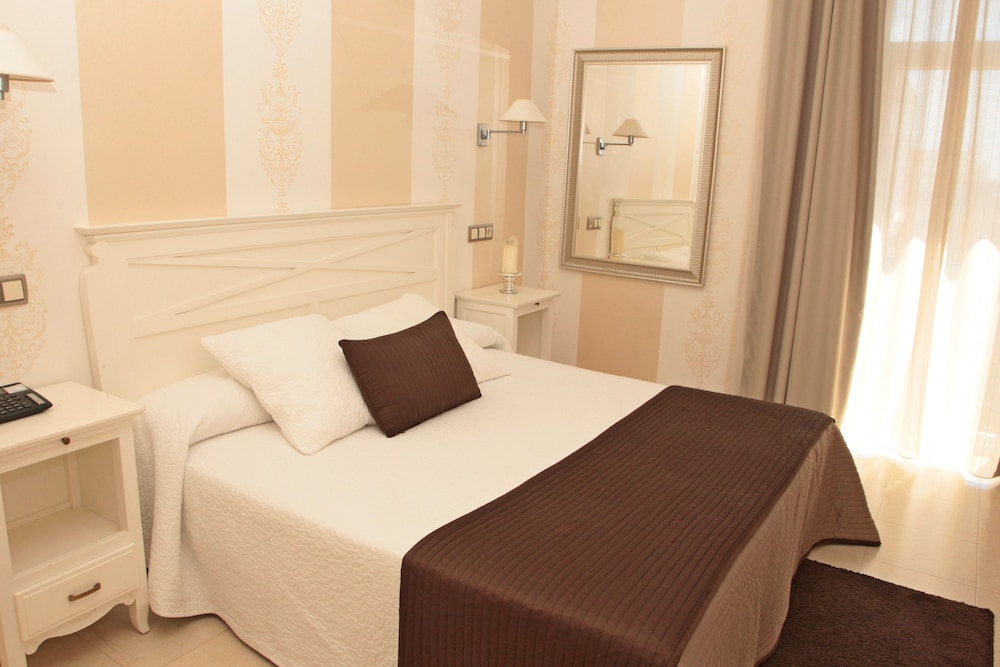 Junior Suite, City View - Photo 2