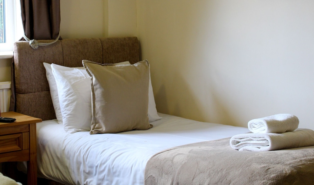 Twin Room, Ensuite photo 2