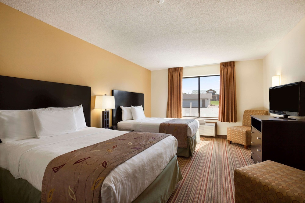 Deluxe Room, 2 Queen Beds, Non Smoking - Photo 3