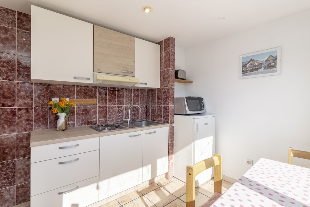 Standard Apartment, 1 Bedroom, Kitchenette, photo 6