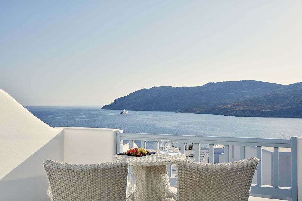Premium Room, 1 Double or 2 Twin Beds, Sea View - Photo 2