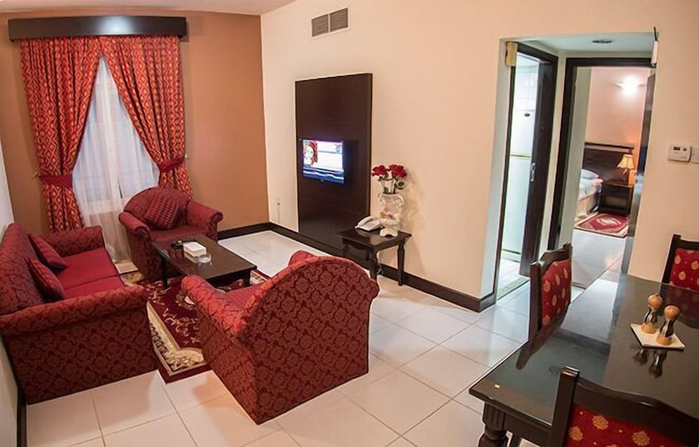Standard Apartment, 1 King Bed photo 3