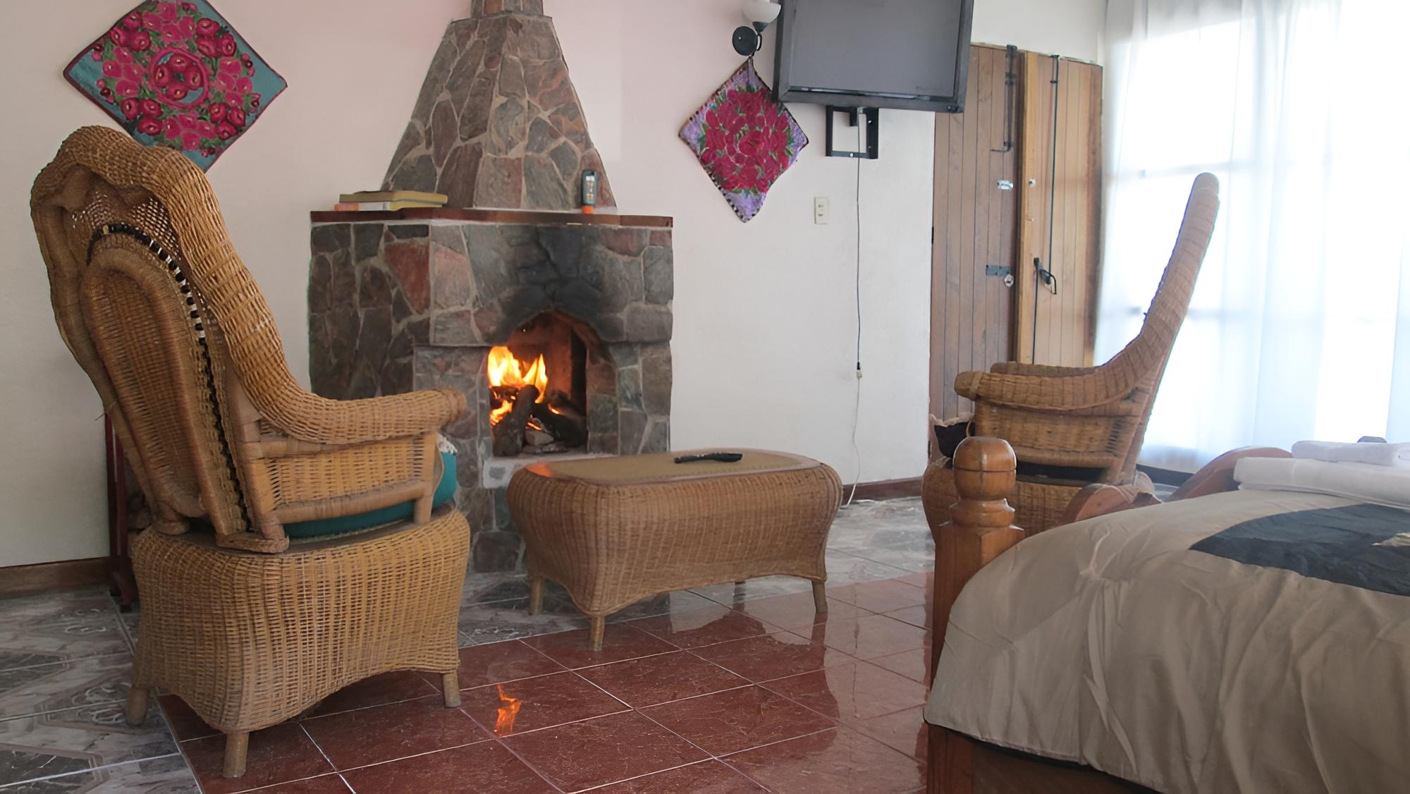 Honeymoon Suite, Fireplace, Lake View photo 3