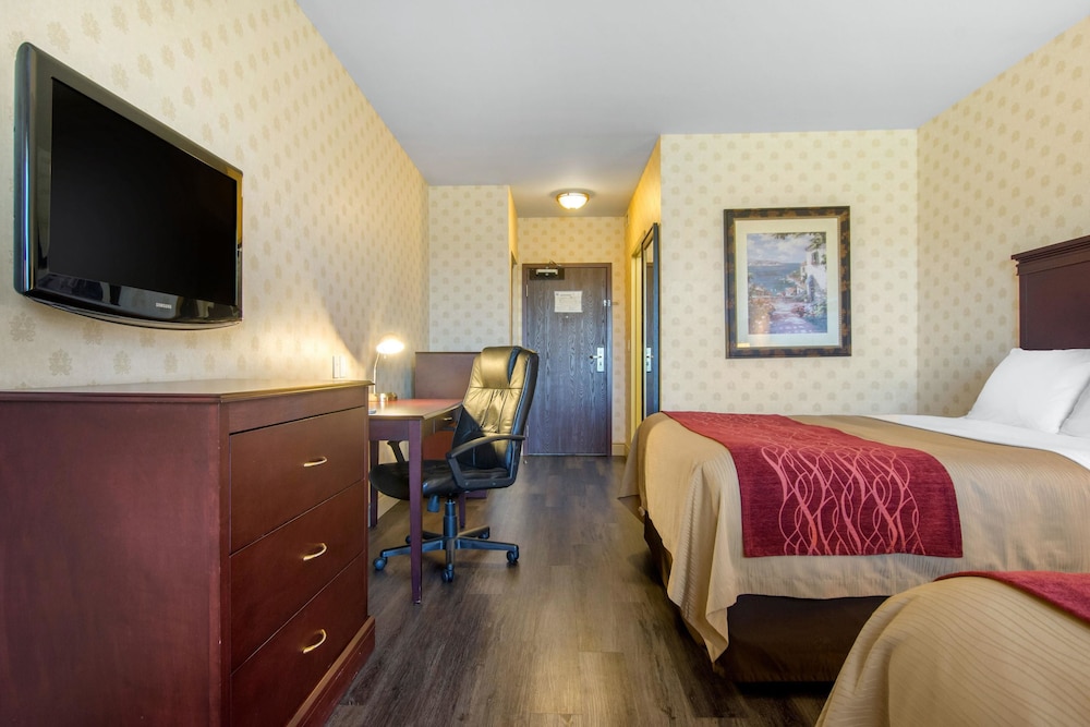Standard Room, 2 Queen Beds, Non Smoking - Photo 6