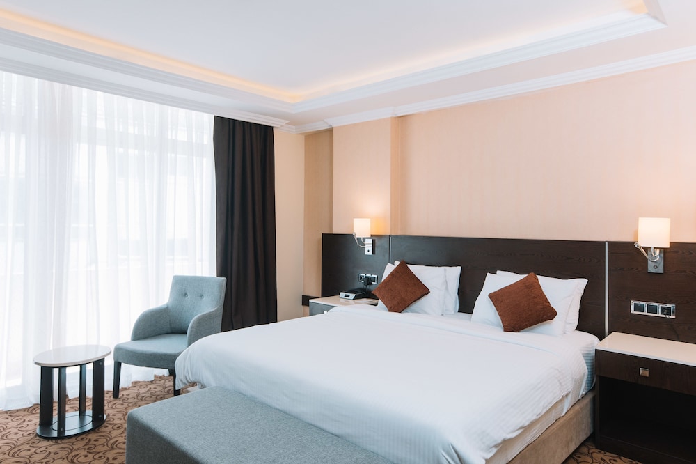 Junior Suite, 1 King Bed, Non Smoking