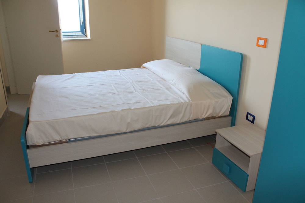 Classic Quadruple Room, Accessible photo 3