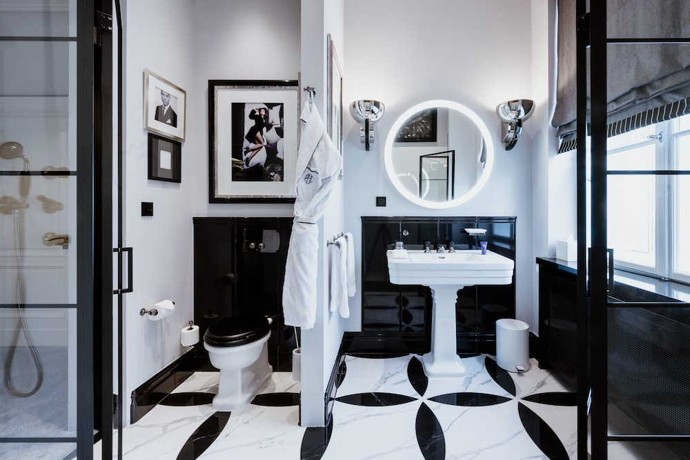 Premium Room (designed by PATRICK HELLMANN) Premium Room (designed by PATRICK HELLMANN)