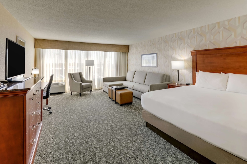 Deluxe Room, 1 King Bed with Sofa bed, Refrigerator & Microwave (Upper Floor)