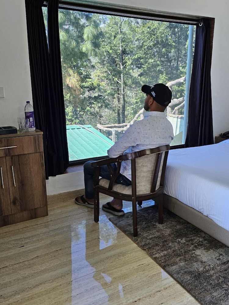Executive Room - Photo 3