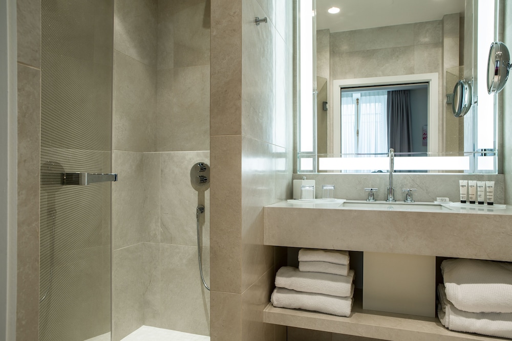 Classic Double or Twin Room photo 2