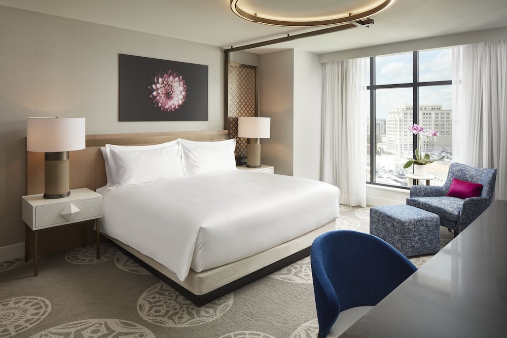 Grand Suite, Terrace, Corner (Pool)