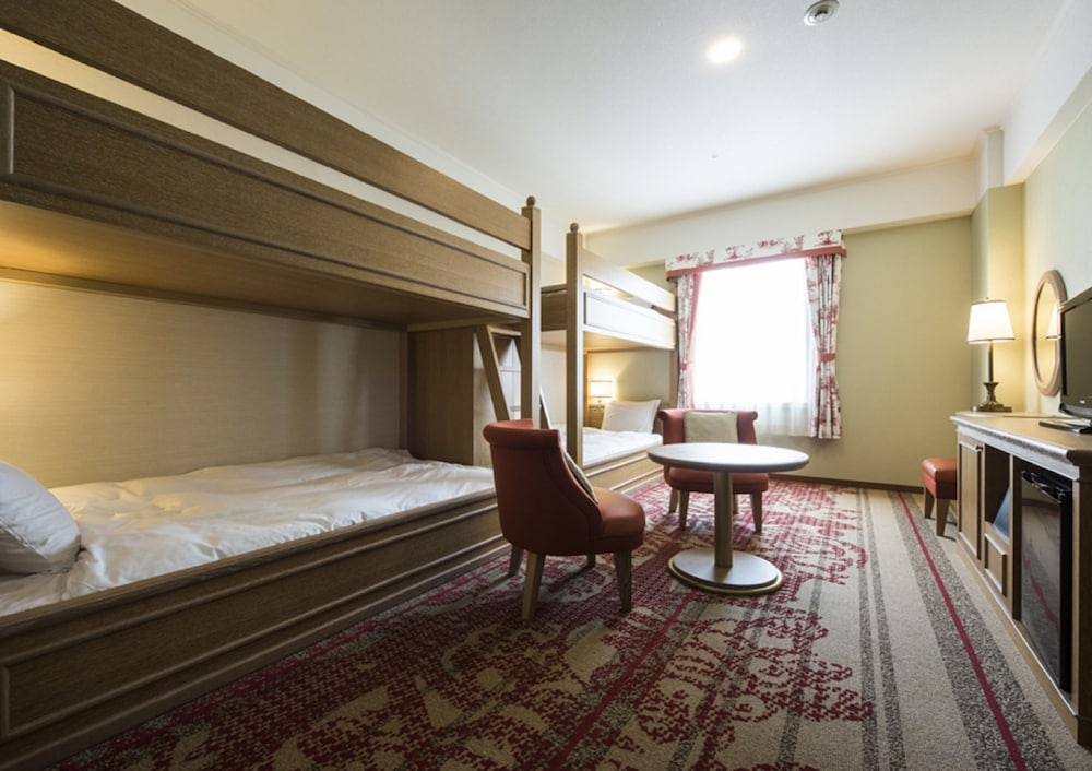 Quadruple Room (Party 4) - Photo 2