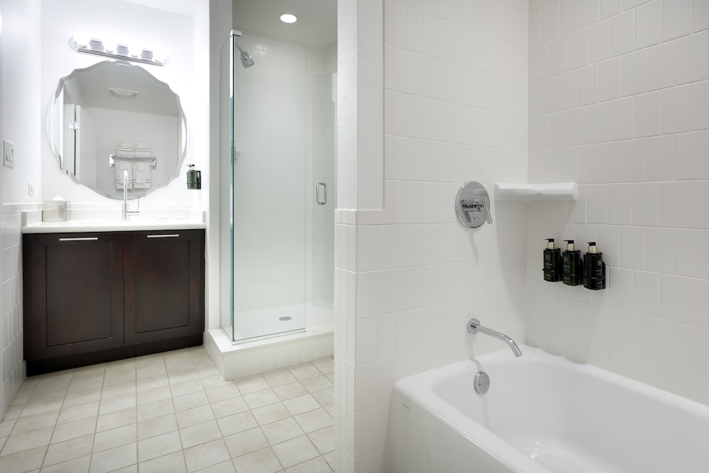 Two Bedroom, Family Suite - Photo 12