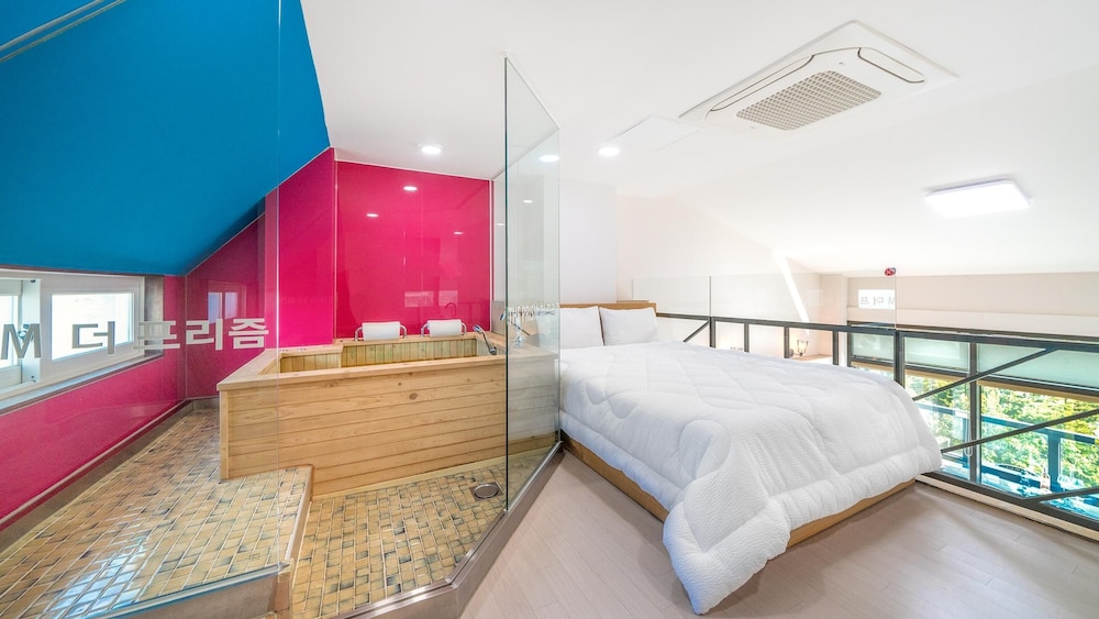 Basic Room, 1 Bedroom (red 3) - Photo 7