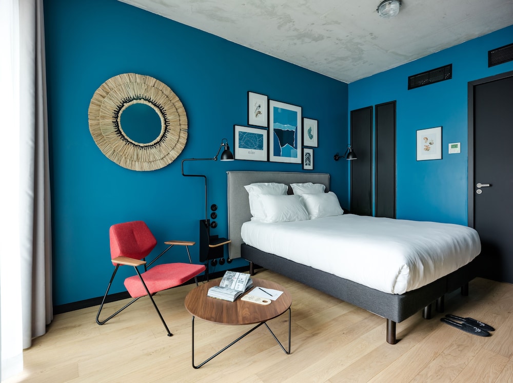 Deskopolitan House bedroom photo