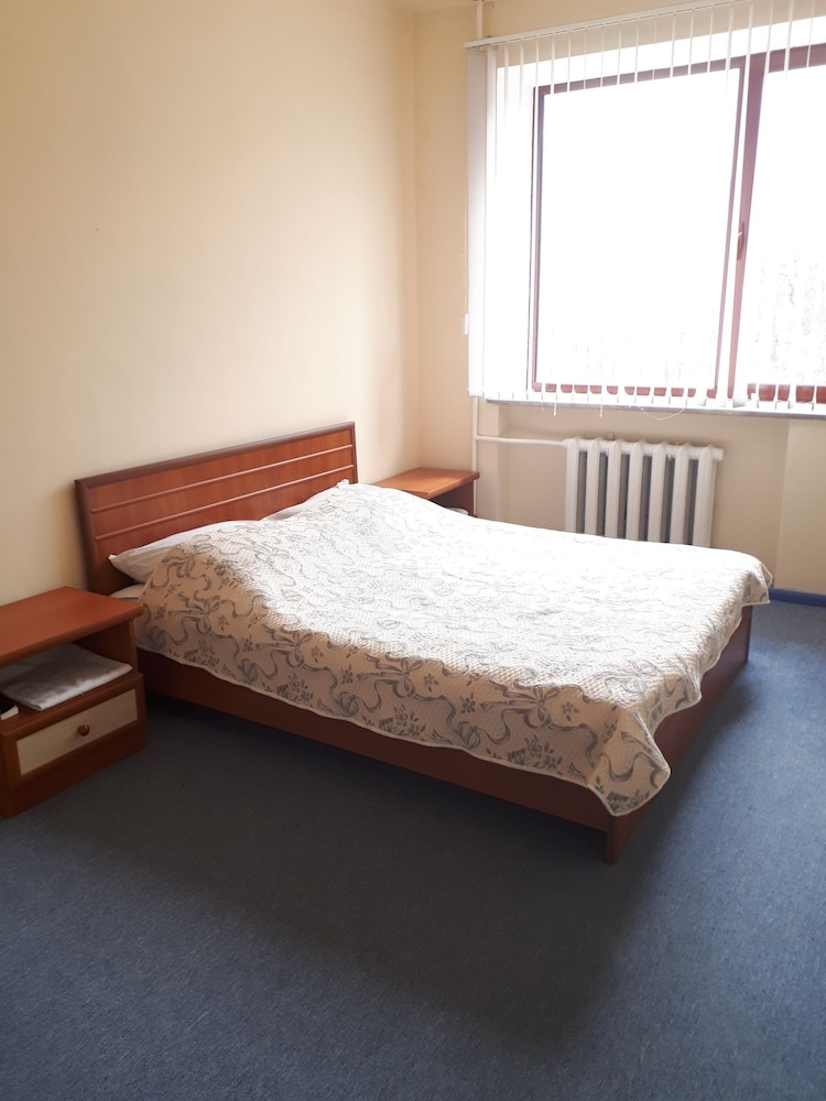 Basic Twin Room, 2 Twin Beds photo 1
