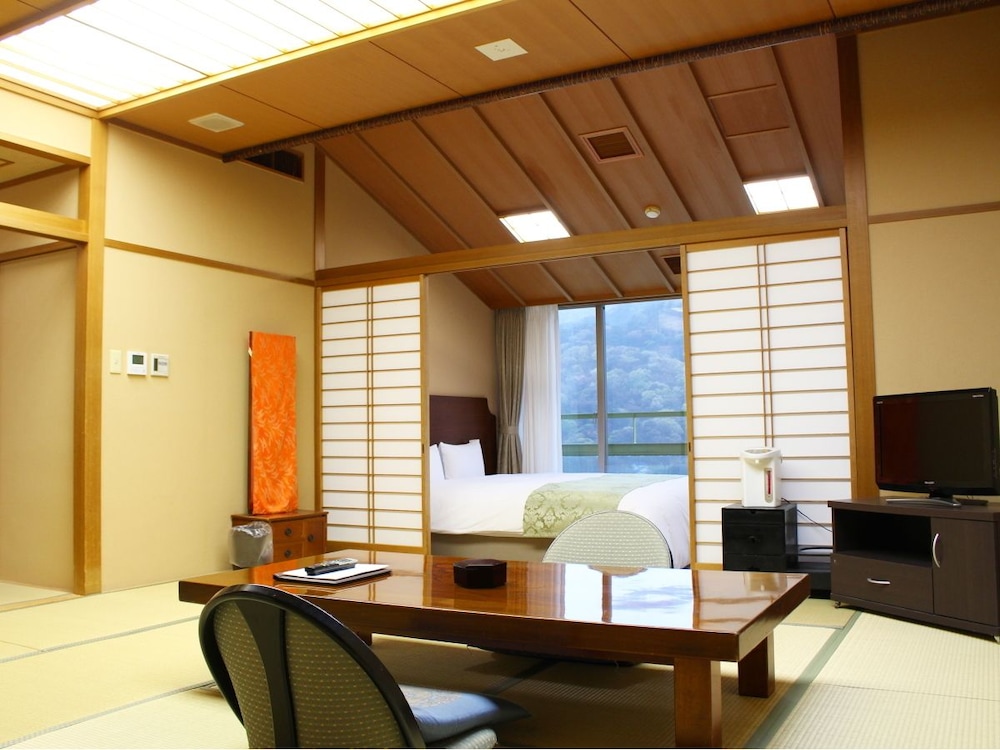 Japanese Western Style Room, 7 Guests, Smoking
