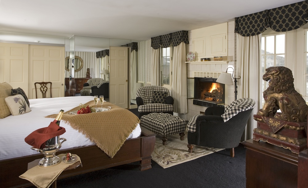 Deluxe Room, 1 King Bed