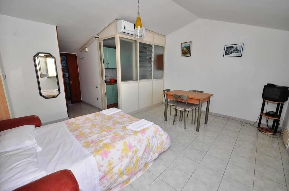 Standard Studio, Multiple Beds, Non Smoking, Beach View photo 3