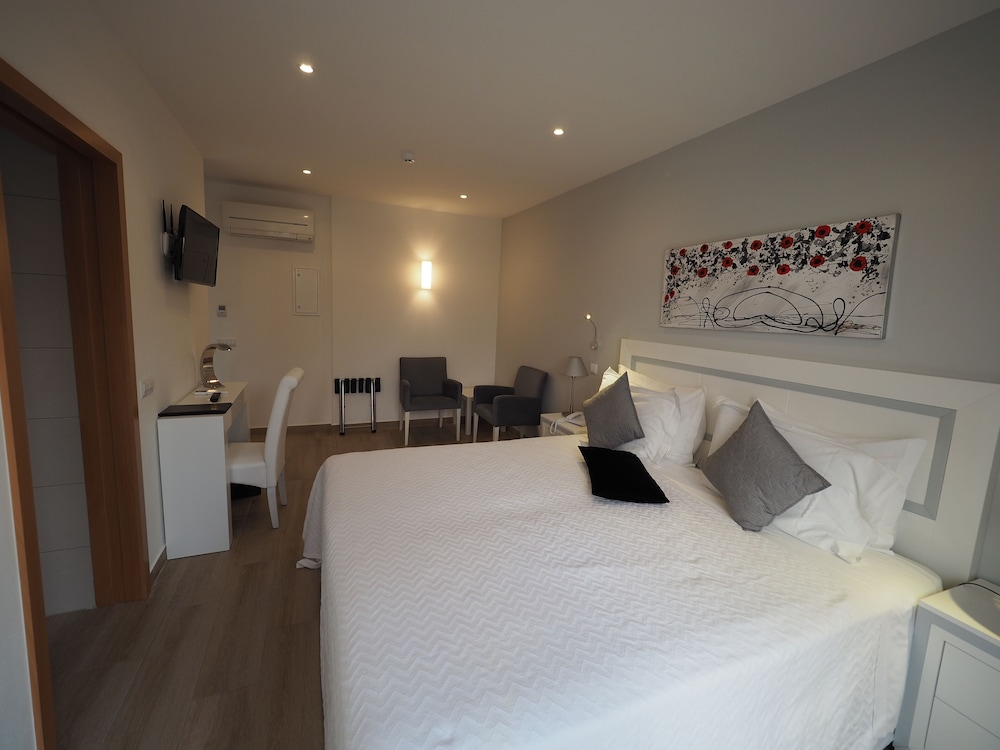 Superior Double or Twin Room, 1 Bedroom, Accessible, Annex Building thumbnail 6