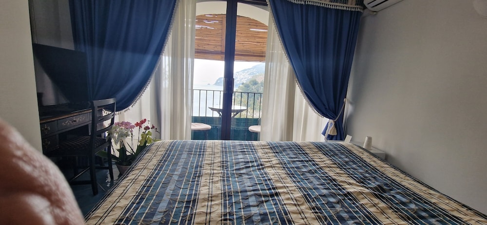 Classic Double Room, Sea View - Photo 2