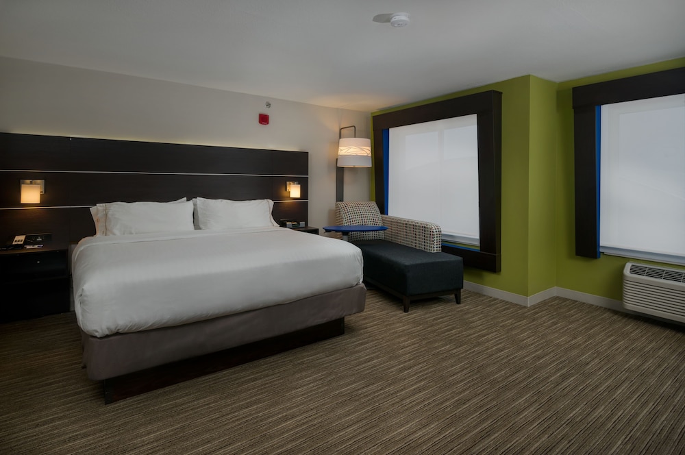 Suite, 1 King Bed, Accessible (Mobility) - Photo 1