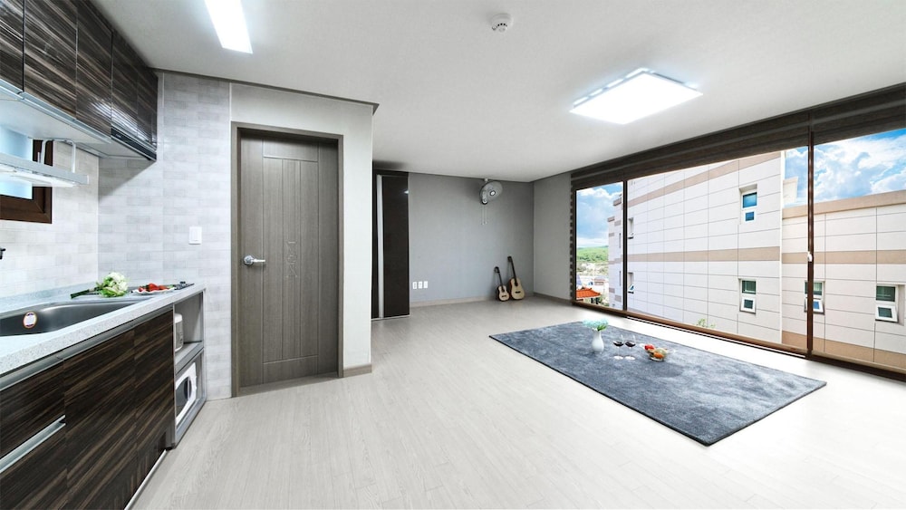 Basic Room, 1 Bedroom (B201) - Photo 7
