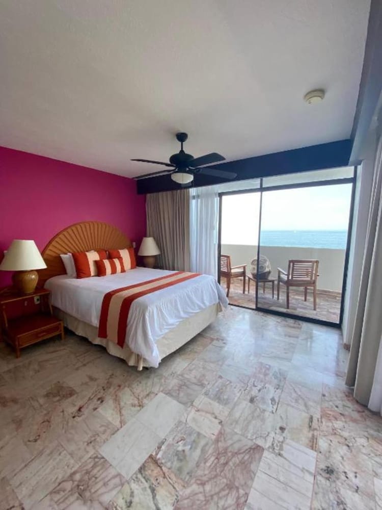 2 Bedroom Suite Oceanfront - Photo 7