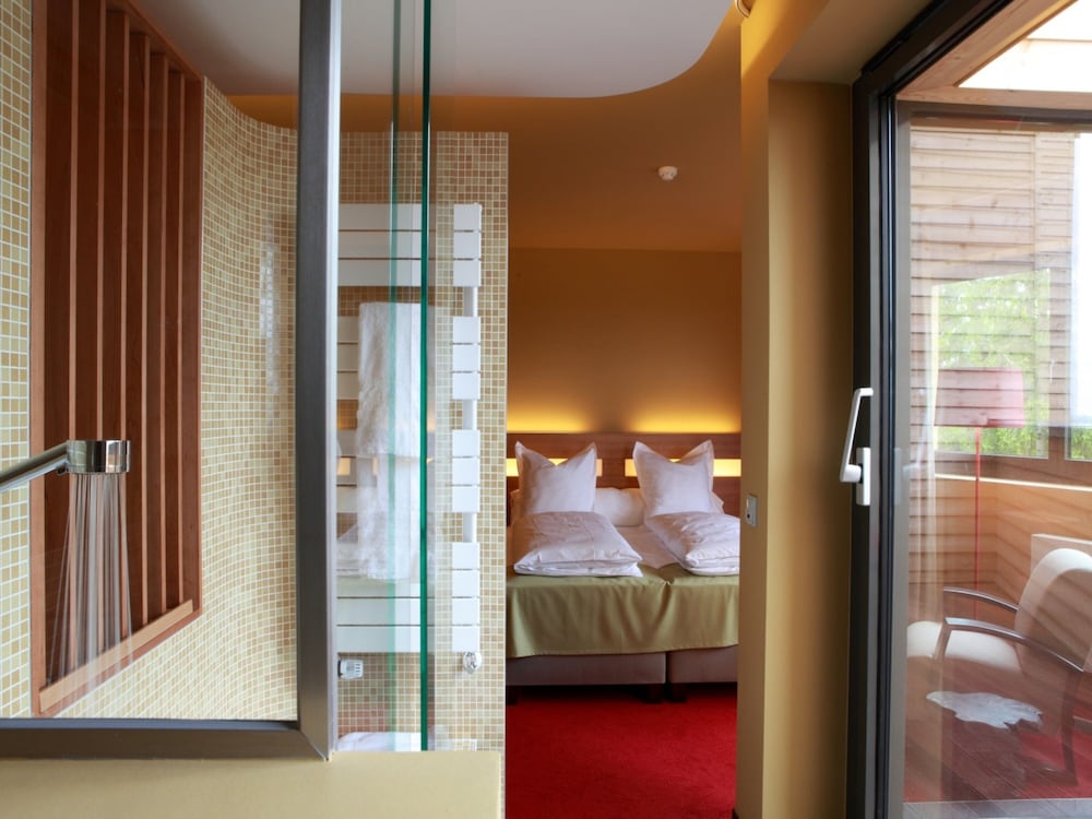 Premium Double or Twin Room - Photo 2