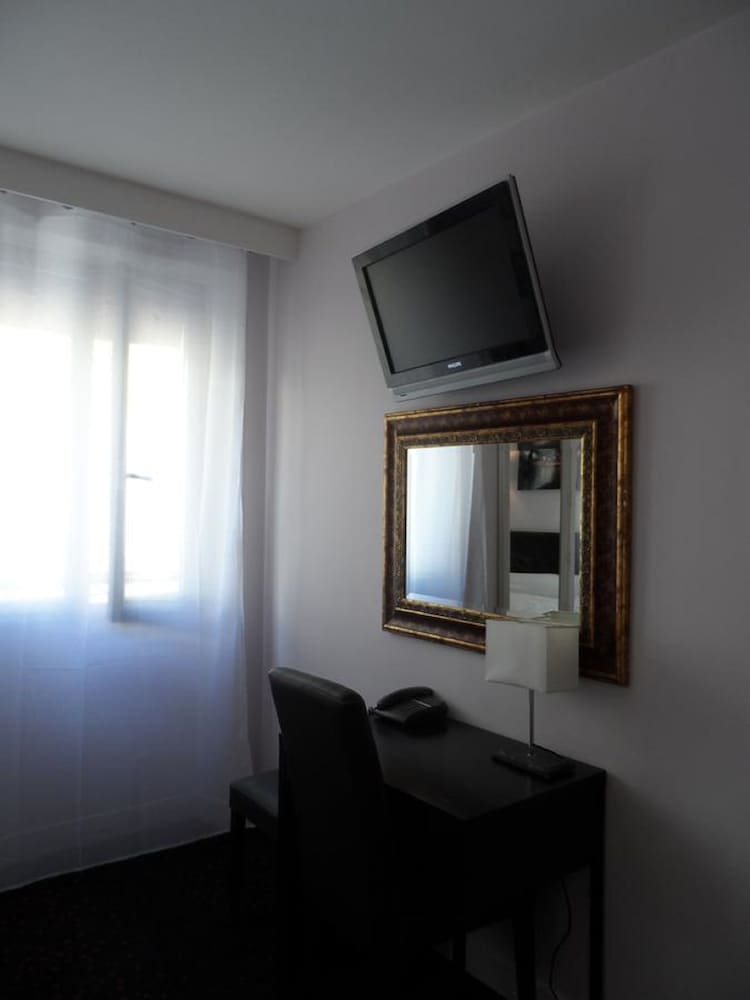 Classic Triple Room photo 2