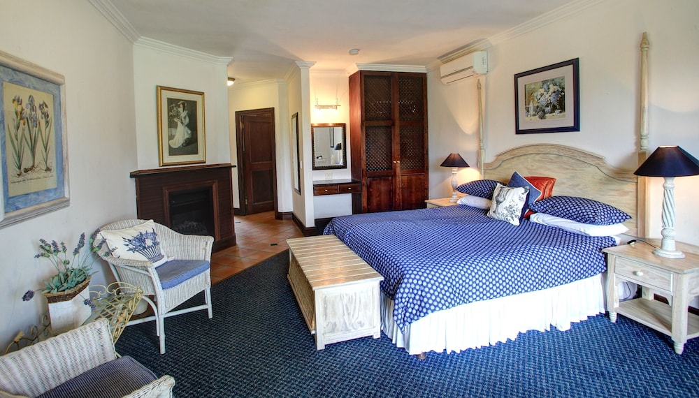 Deluxe Room - Photo 5