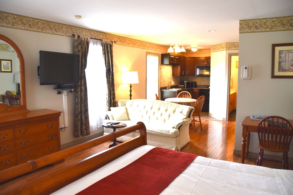 Executive Suite, 1 King Bed, Balcony photo 1