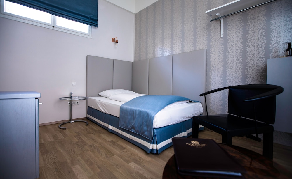 Single Room photo 1