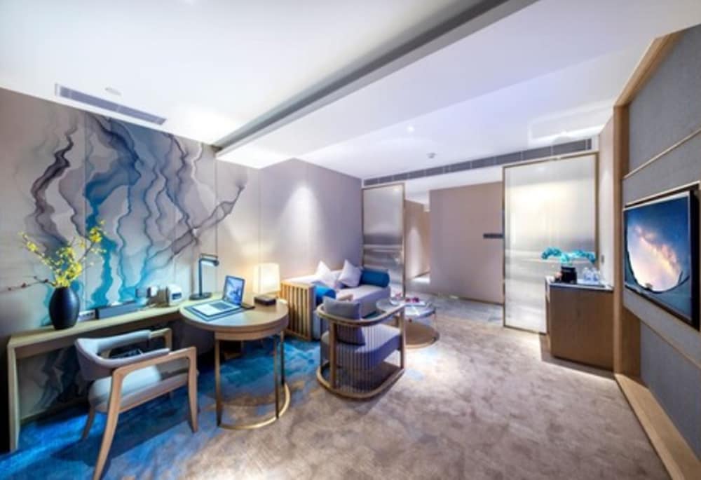 Park View Suite photo 1
