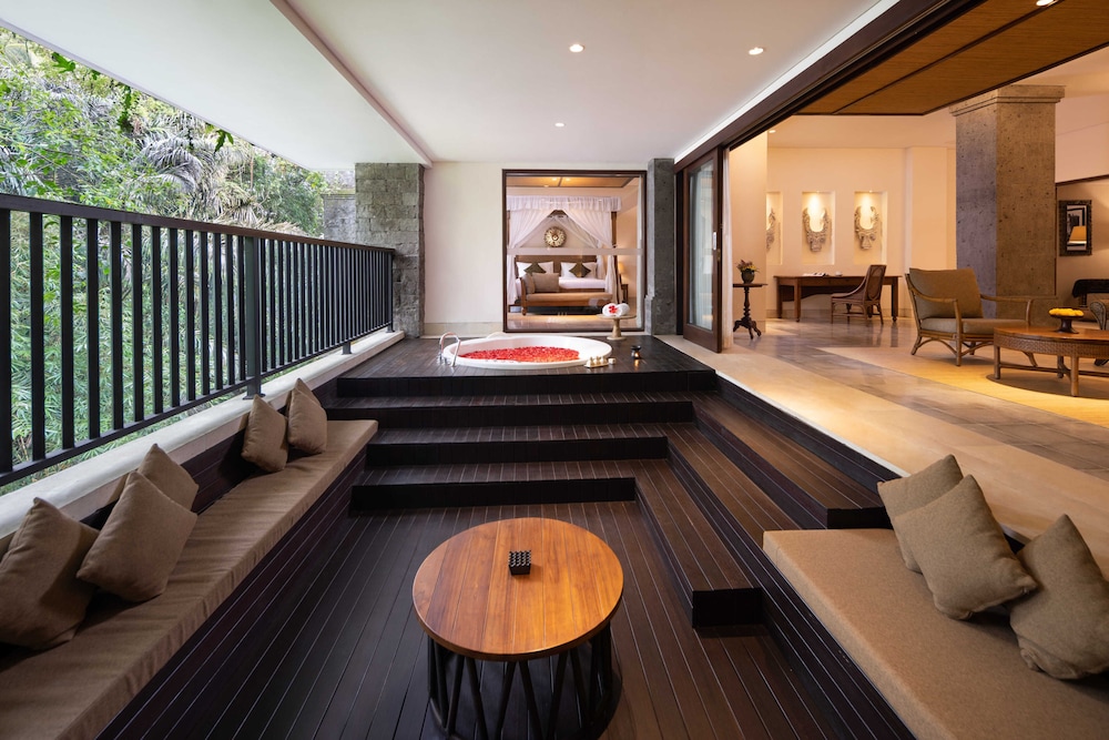 Suite, Hot Tub (River Valley)