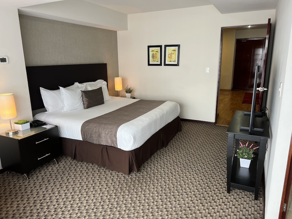 Deluxe Room - Photo 1