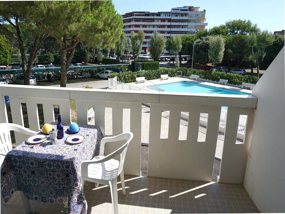 Studio, Multiple Bedrooms, Balcony, Pool View photo 1
