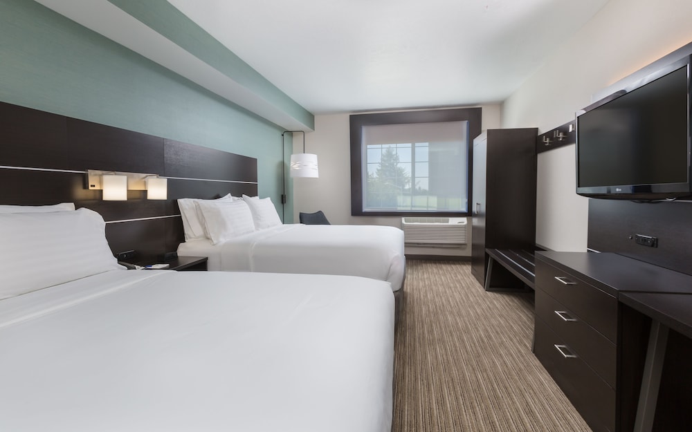 Suite, Multiple Beds - Photo 2