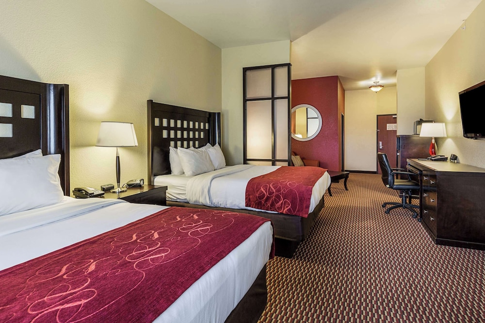 Suite, 2 Queen Beds, Non Smoking - Photo 1