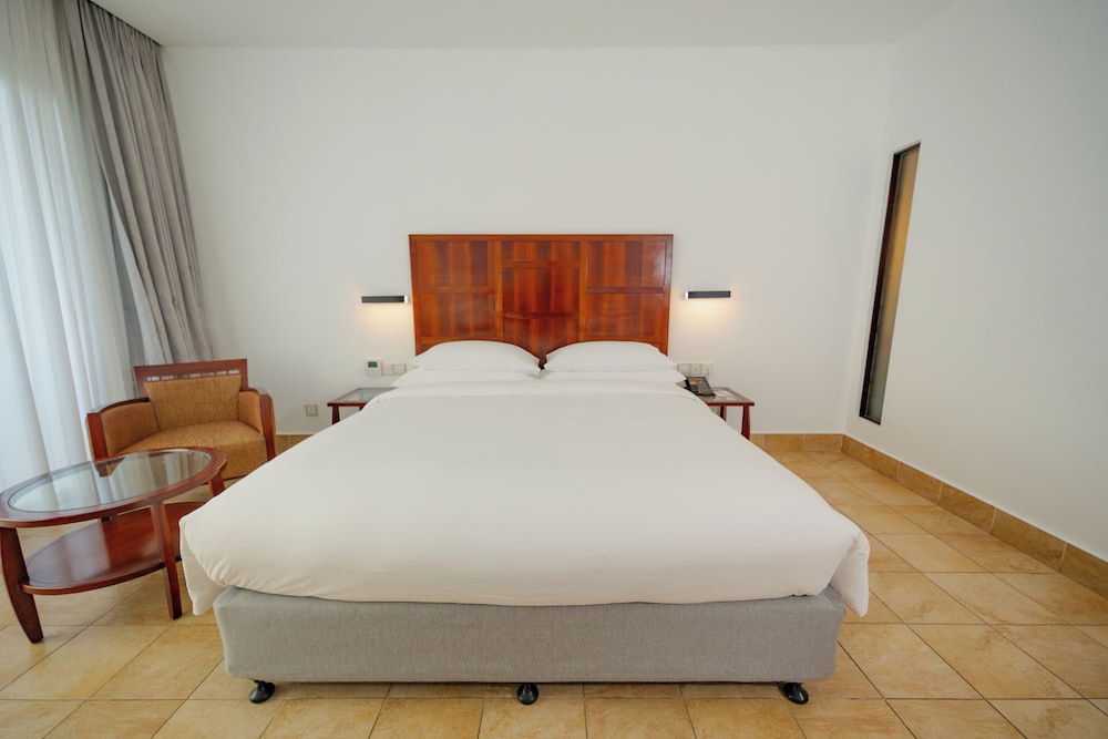 Deluxe Sea View King Bed - Photo 4