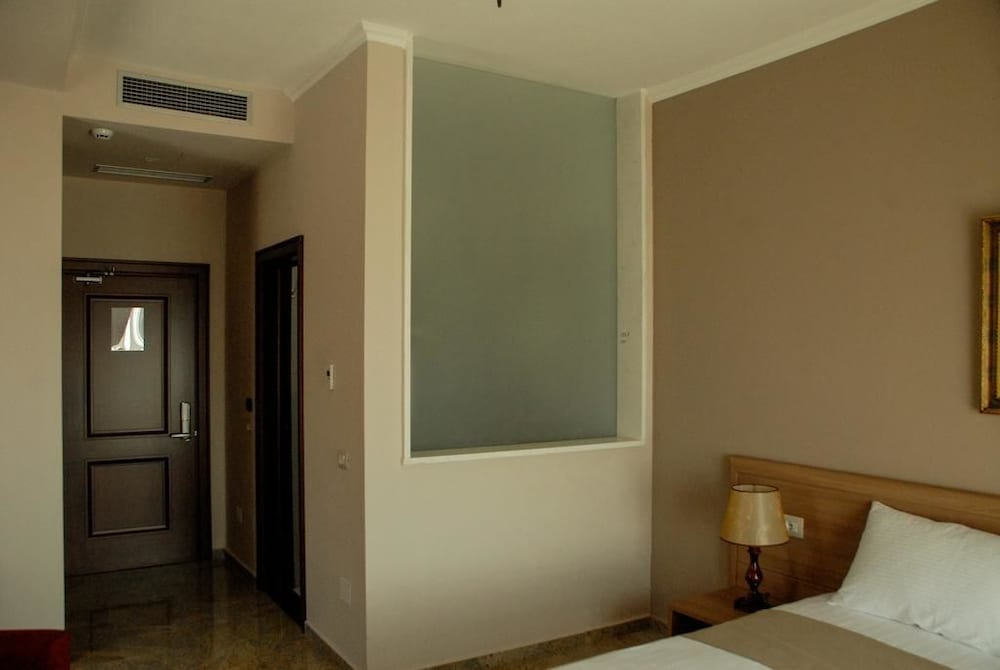 Comfort Double Room, 1 Queen Bed photo 3