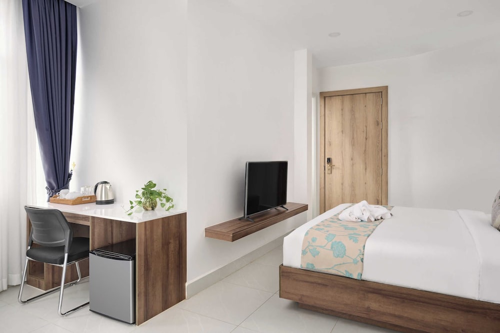 Executive Room, 1 King Bed - Photo 2