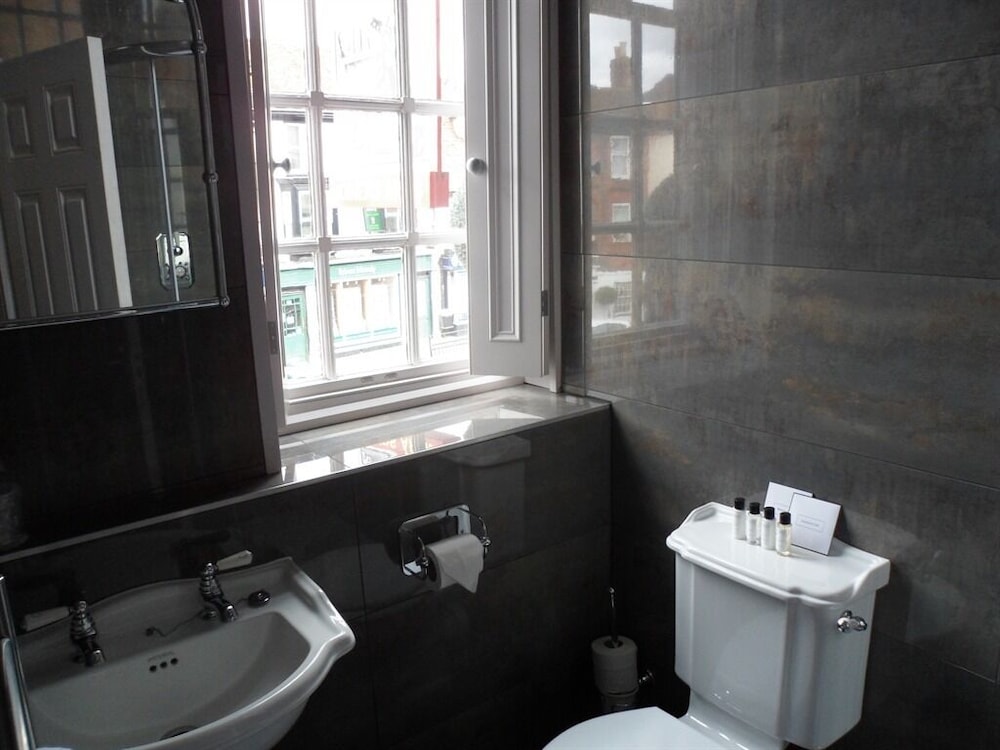 Superior Double Room, Ensuite (Olivia) photo 3